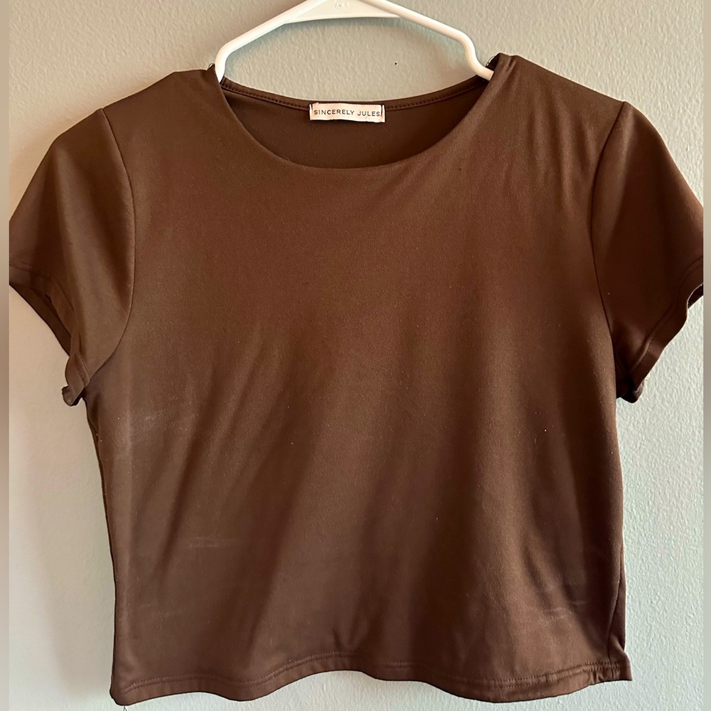 Brown cropped shirt